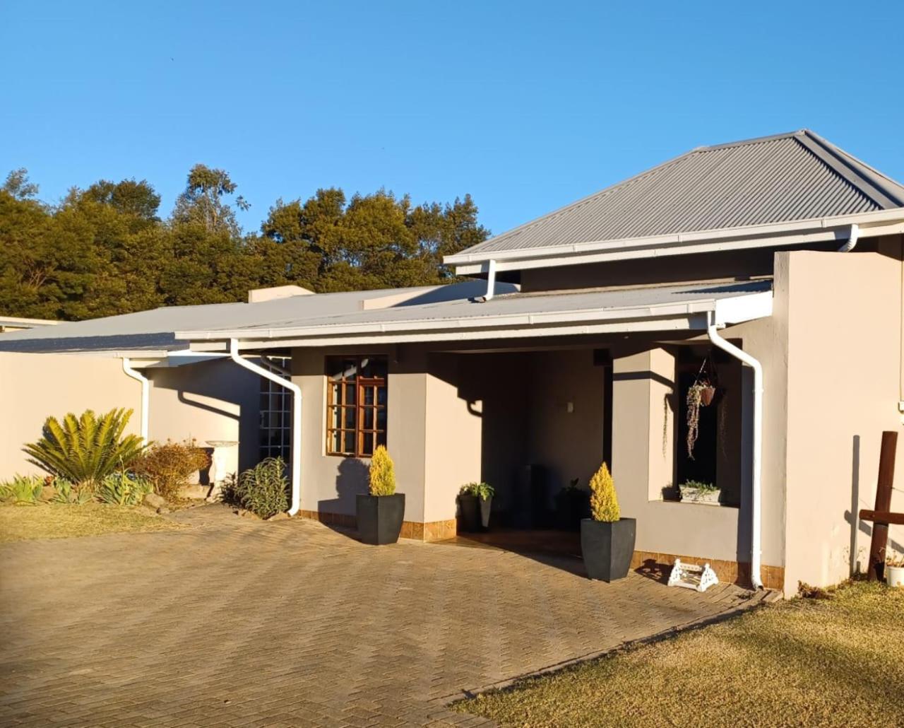 Drakensberg Mountain Retreat *